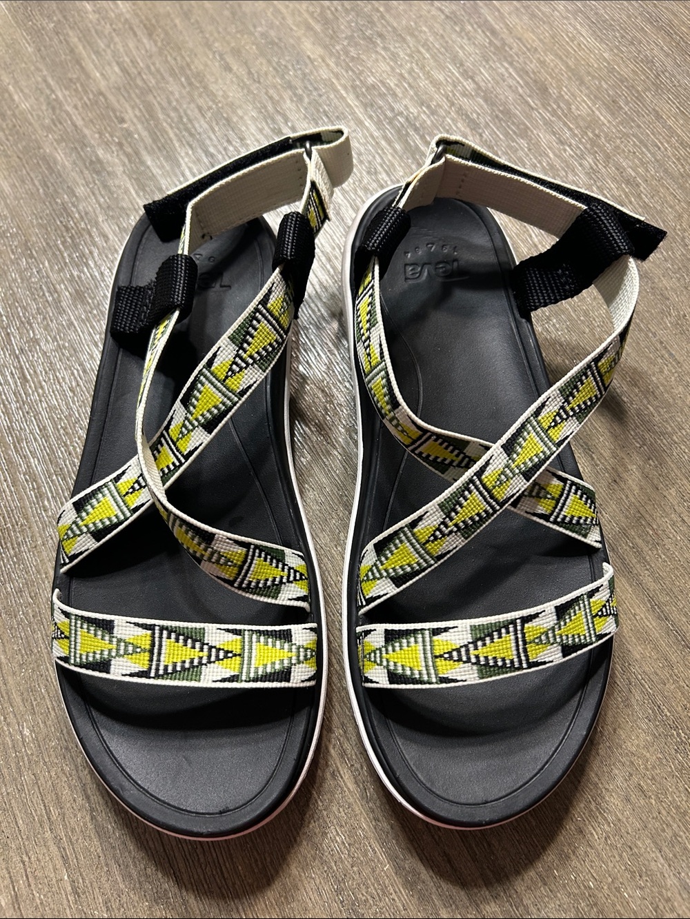 Teva Terra Float Livia Boho
Sandals Women's Size 7.